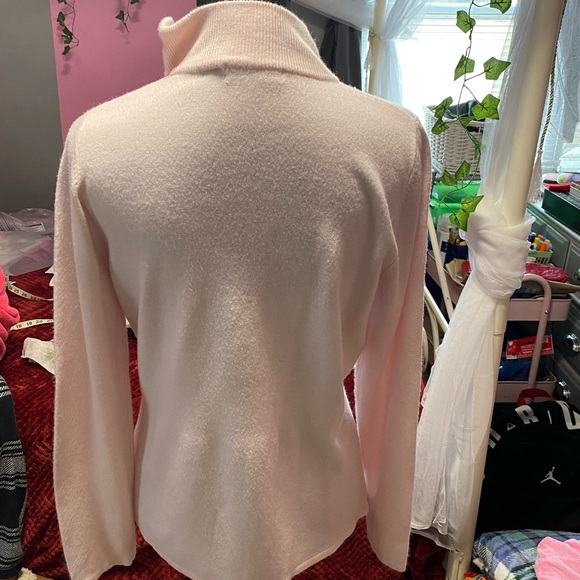 Woman’s size L pink sweater - Picture 2 of 5